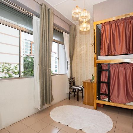 Escape Backpackers Kk Hostel Kota Kinabalu Exterior photo