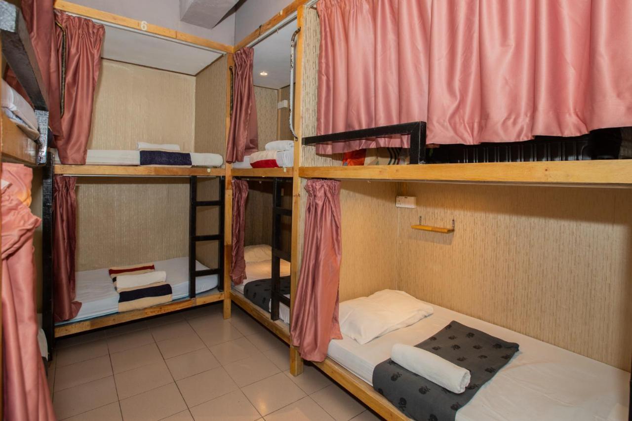 Escape Backpackers Kk Hostel Kota Kinabalu Exterior photo