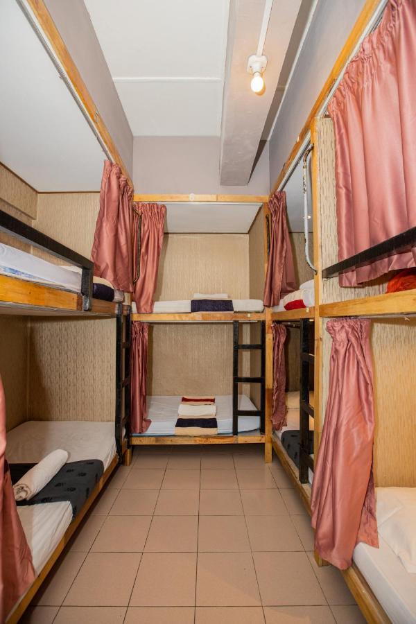 Escape Backpackers Kk Hostel Kota Kinabalu Exterior photo