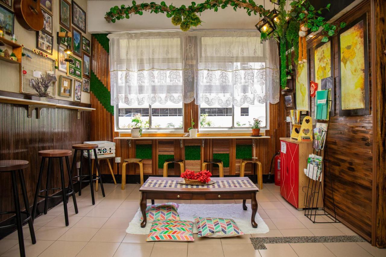 Escape Backpackers Kk Hostel Kota Kinabalu Exterior photo