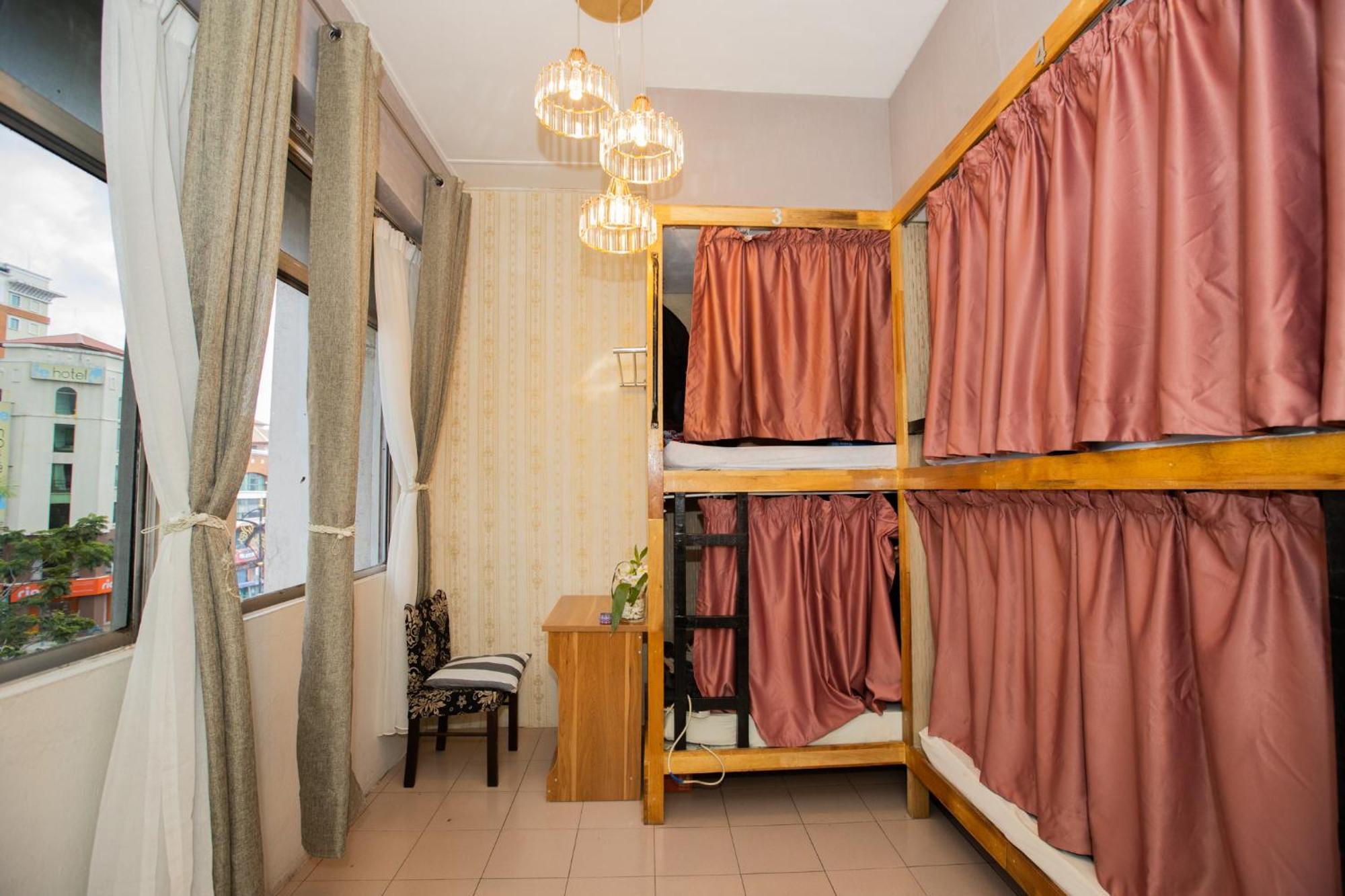 Escape Backpackers Kk Hostel Kota Kinabalu Exterior photo