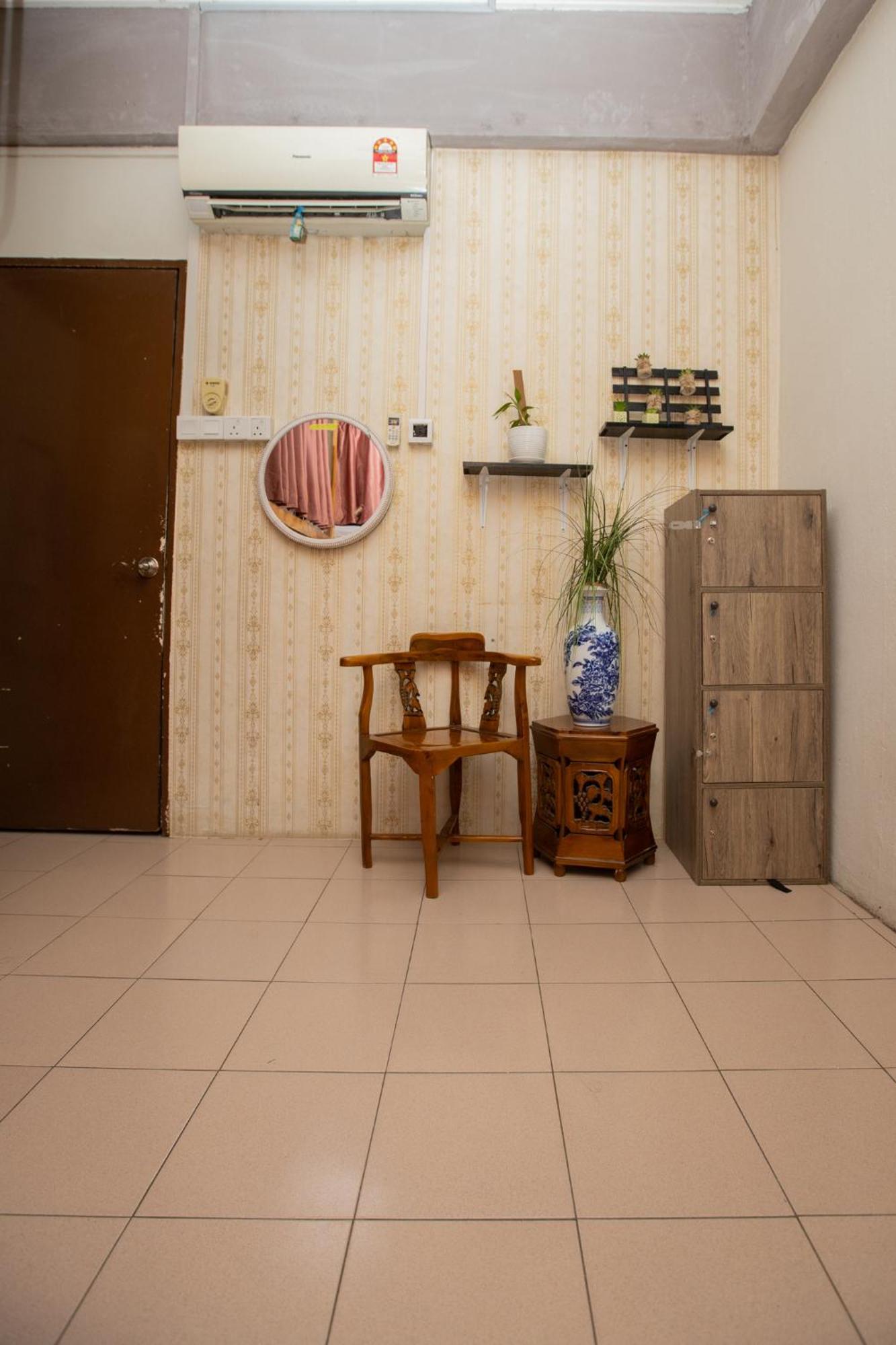 Escape Backpackers Kk Hostel Kota Kinabalu Exterior photo